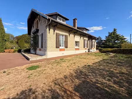 maison 8 pièces 190 m²  charme de l'ancien avec piscine