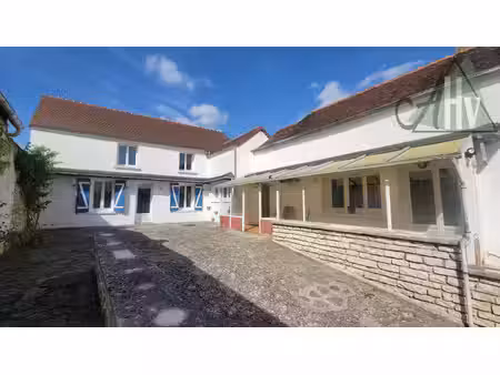 77 - maison avec dépendance proche provins