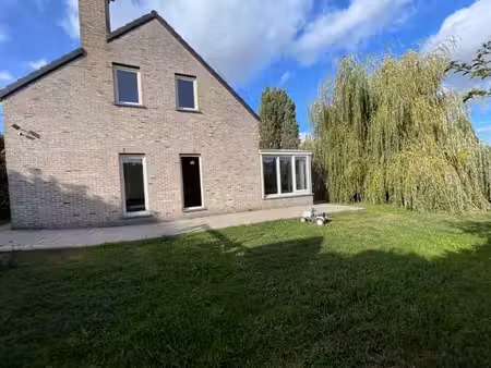 nivelles - villa 4 façades de 3 chambres sur terrain de 7 5a