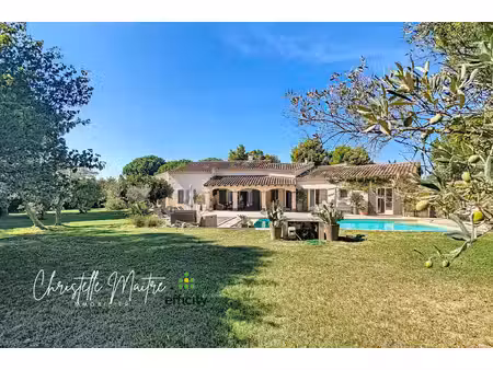 maison 7 pièces - 220 m²