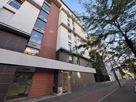 appartement t1 meublé à louer à cergy le haut avec balcon et parking