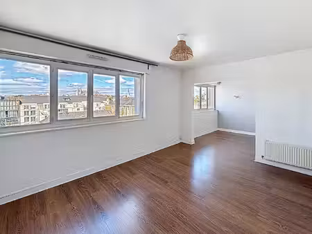 appartement nantes t3 de 75 m2- vue dégagée- madeleine champs de mars