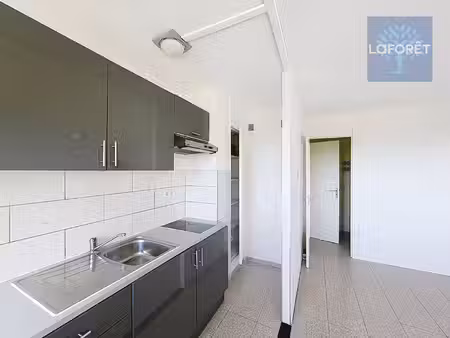 studio rénové - très lumineux - 21 42 m² -bas du parc impérial