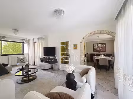 maison chaleureuse attendant une nouvelle famille