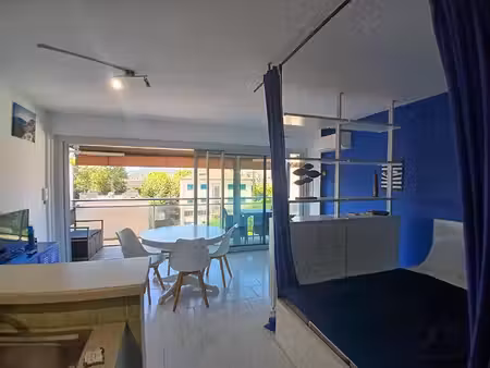 le lavandou ? bel appartement meublé avec terrasse à deux pas de la plage