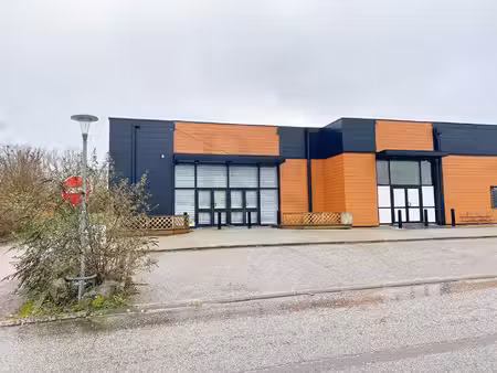 argentan -local dans zone commercial attractive