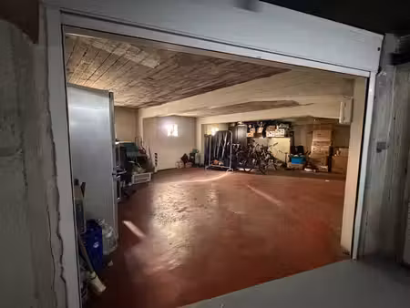 grand garage triple à vendre dans le centre d'ostende – e...