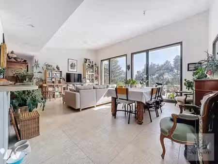 maison de luxe à vendre à cadenet