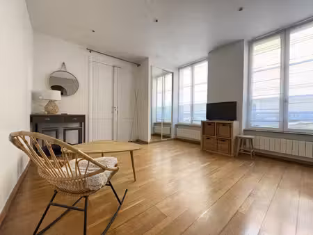 agréable f2 dans le quartier saint-wandrille