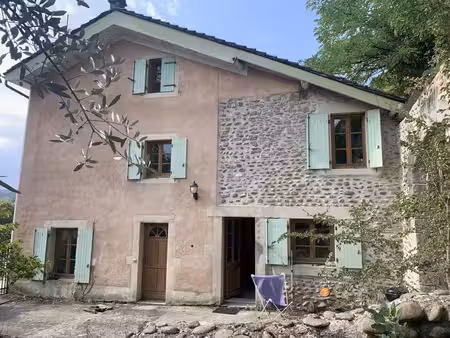 maison de village de caractère – 3 chambres – jardin – hauterives