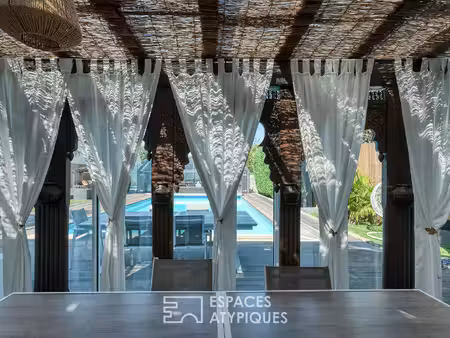 demeure bourgeoise contemporaine avec tennis et piscine