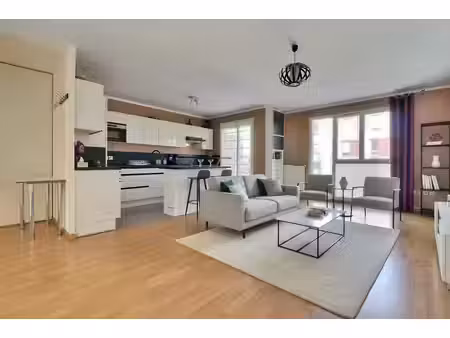 appartement 4 pièces lumineux à vendre à saint denis - front populaire