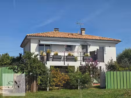 maison rénovée 2 chambres - 136 m² utiles - terrain clos de 3 000 m²
