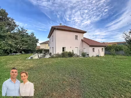 maison familiale  confort et commodités à pied