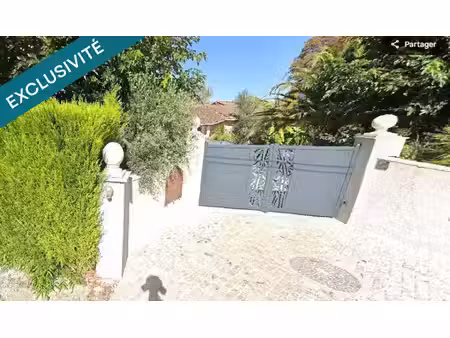 villa de 170m² 3chs  piscine  2000m² de terrain arboré
