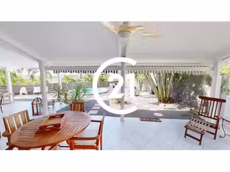le francois  cap-est  maison de t4  piscine et vue mer