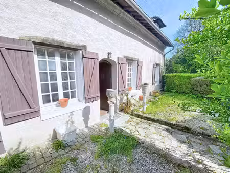 belle maison ancienne  spacieuse et atypique