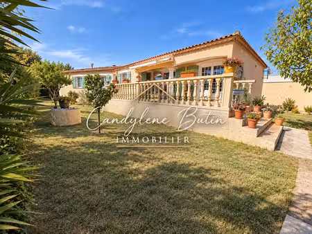 villa 4 faces de plain-pied de131 m²  4 chambres et piscine
