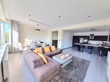 appartement 3 ch + bureau- prestigieux q. franklin roosevelt