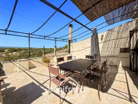 ne demeure de caractère au cœur de la provence : 242 m2 de superficie habitable   une terr