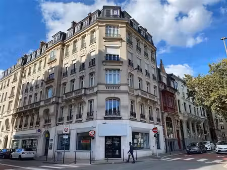 location bureau la madeleine 175 m²