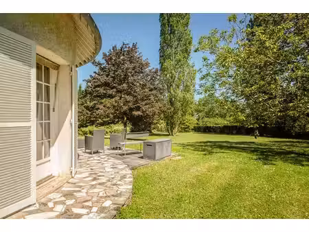lieux uniques ® - propriétés privées - propose superbe propriete de 1980 sur 4000 m² de te