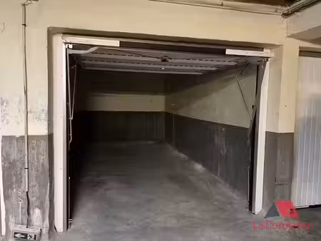 location parking 13 m² à la ciotat (13600)  89 €