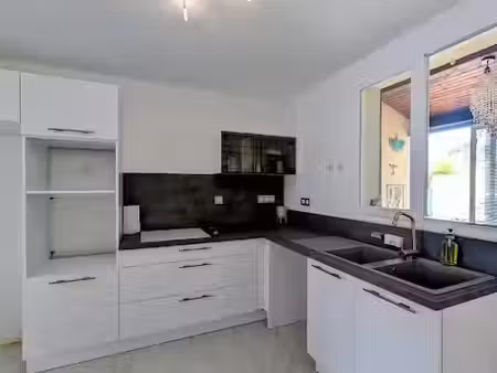 location maison 5 pièces 120 m² à florensac (34510)  1 620 €