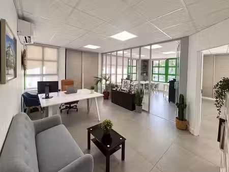 location locaux professionnels 2 pièces 65 m² à montpellier (34000)  1 443 €