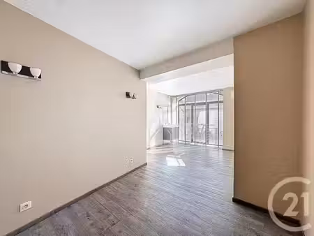 location locaux professionnels à bordeaux (33000)  8 280 €