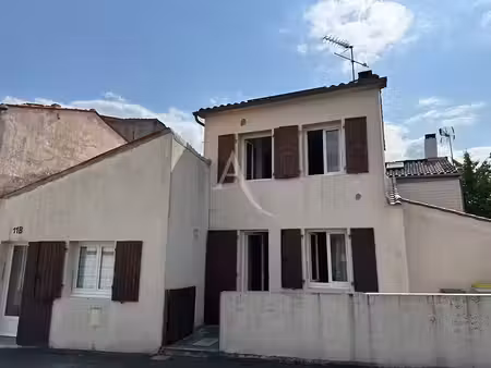 location maison 2 pièces 54m2 tonnay-charente 17430 - 780 € - surface privée
