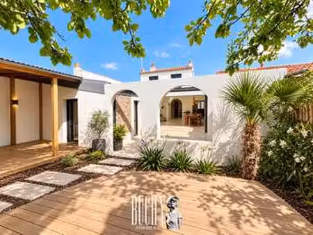 vente maison aux sables-d'olonne (85100) : à vendre / 119m² les sables-d'olonne
