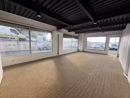 location locaux professionnels 1 pièce 45.69 m² à baie mahault (97122)  1 640 €