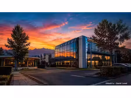 vente locaux professionnels 0 pièces 2899 m² à archamps (74160)  4 900 000 €