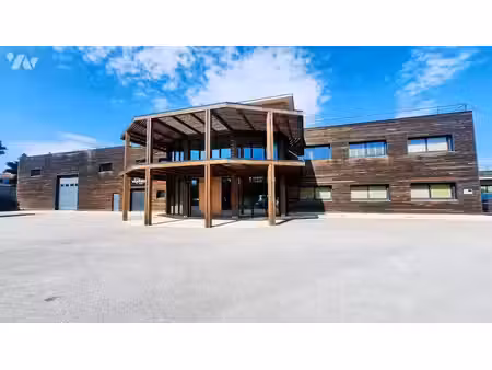 vente locaux professionnels à saint-rémy-de-provence (13210)  1 900 000 €
