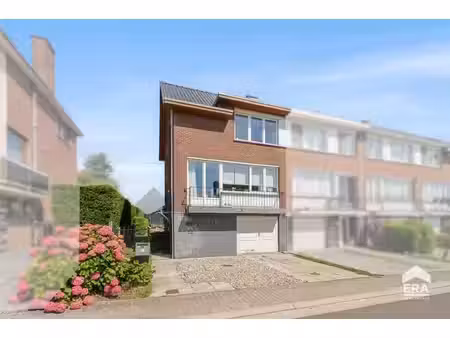 maison 3 façades avec 3 ch.  garage et grand jardin
