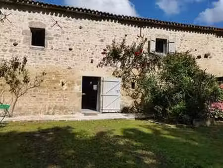 location maison à mervent (85200) : à louer / 80m² mervent