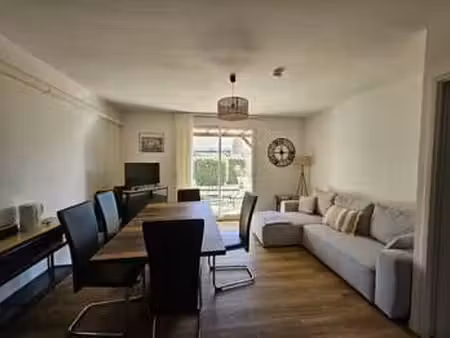 location maison meublé à saint-saturnin-lès-avignon (84450) : à louer meublé / 46m² saint-