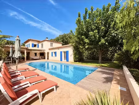 vente villa 7 pièces 232 m² à sainte-maxime (83120)  2 120 000 €