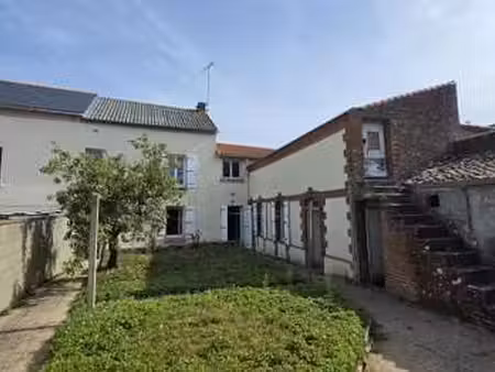 vente maison à chemille (49120) : à vendre / 132m² chemille