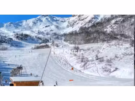 spacieux t1 de 23 m2 avec casier à ski