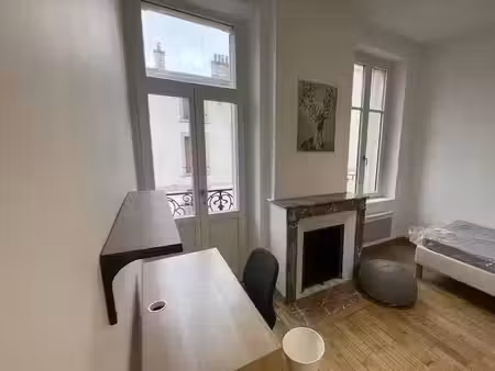 location meublée appartement 1 pièce 180 m² à nancy (54000)  490 €