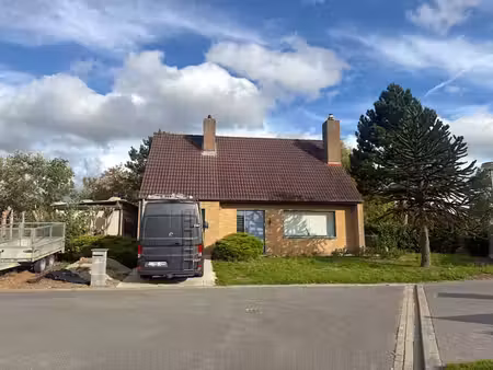 villa op prachtig perceel van 870 m² in rustige omgeving ...