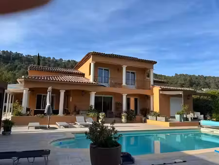 location appartement 1 pièce 15 m² à camps-la-source (83170)