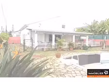 maison familiale avec piscine et jardin