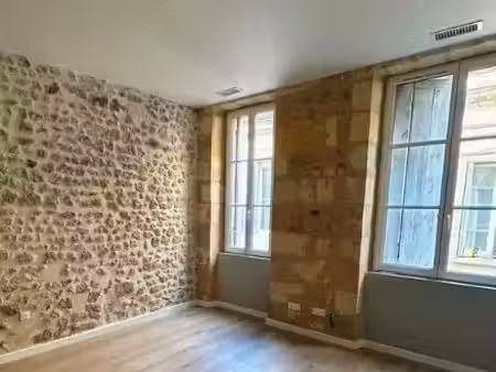 location appartement 3 pièces à bordeaux (33000)  1 050 €
