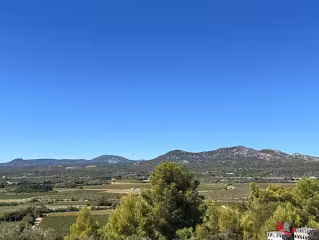 terrain constructible viabilisé de 1 178 m² – vue dégagée