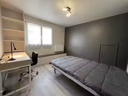 location meublée appartement 5 pièces 191 m² à clermont-ferrand (63000)  450 €