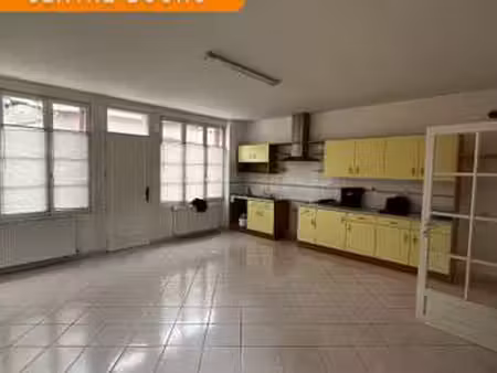 location maison à saint-méen-le-grand (35290) : à louer / 110m² saint-méen-le-grand