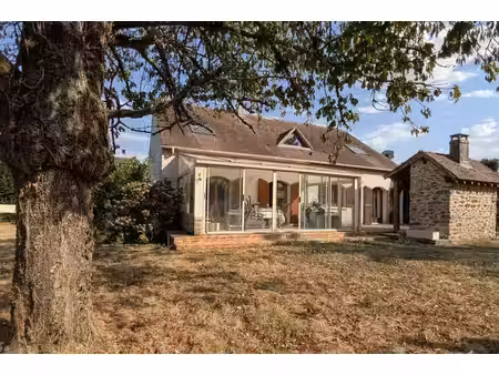 à touquin : maison de 185m²  jardin de 1200m²  proche écoles